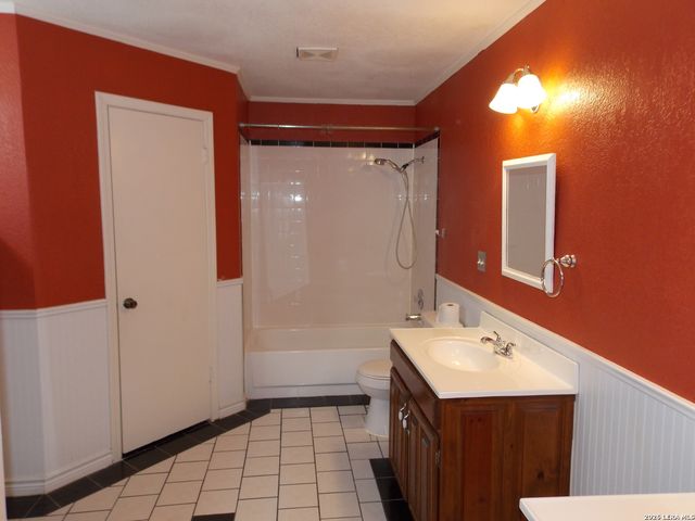 1414 Leander, San Antonio, TX 78251