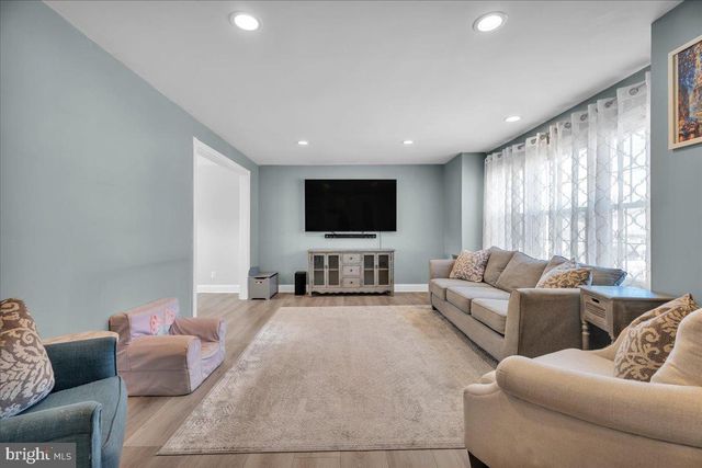 626 FAY ANN DR, Blackwood, NJ 08012