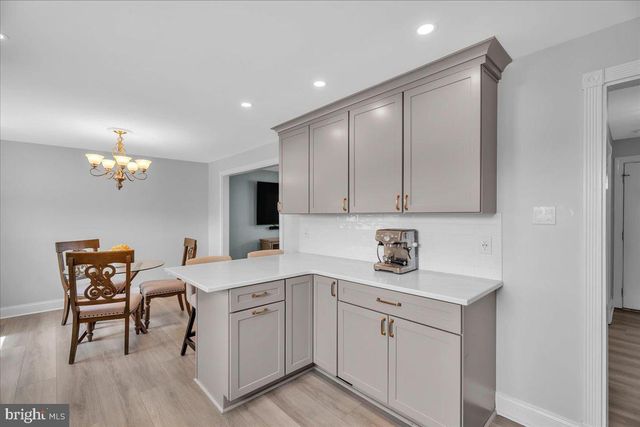 626 FAY ANN DR, Blackwood, NJ 08012