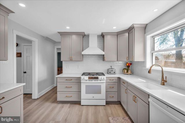 626 FAY ANN DR, Blackwood, NJ 08012