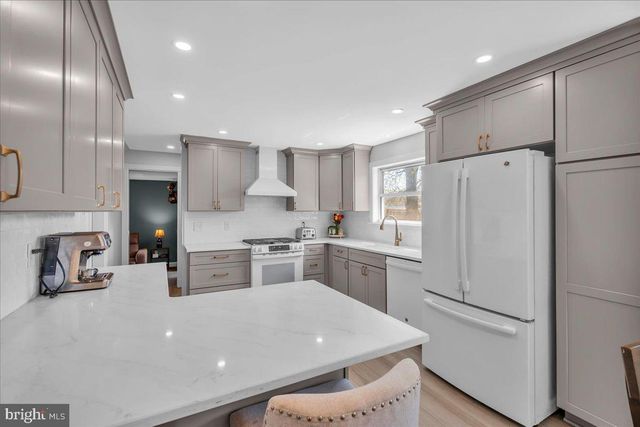 626 FAY ANN DR, Blackwood, NJ 08012