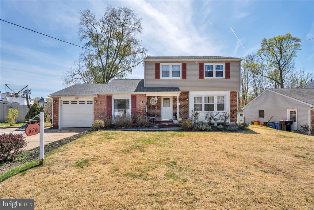 626 FAY ANN DR, Blackwood, NJ 08012