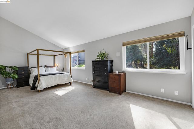 407 Vista Heights Rd, El Cerrito, CA 94530