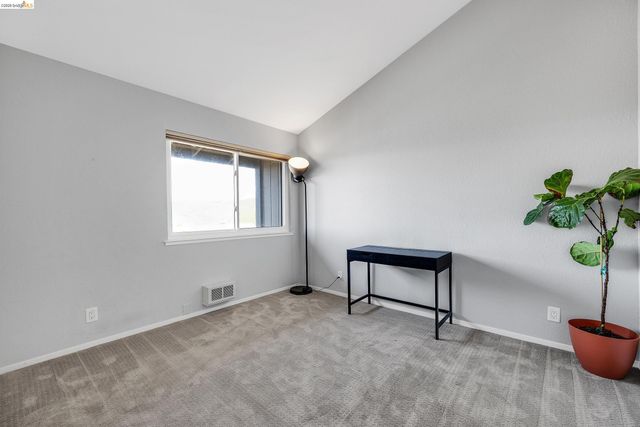 407 Vista Heights Rd, El Cerrito, CA 94530