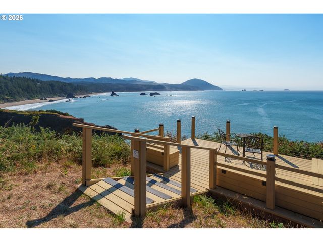 409 Jackson Street, Port Orford, OR 97465