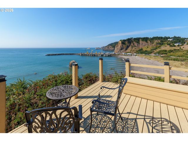 409 Jackson Street, Port Orford, OR 97465