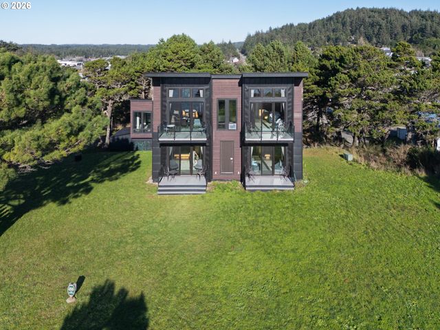 409 Jackson Street, Port Orford, OR 97465
