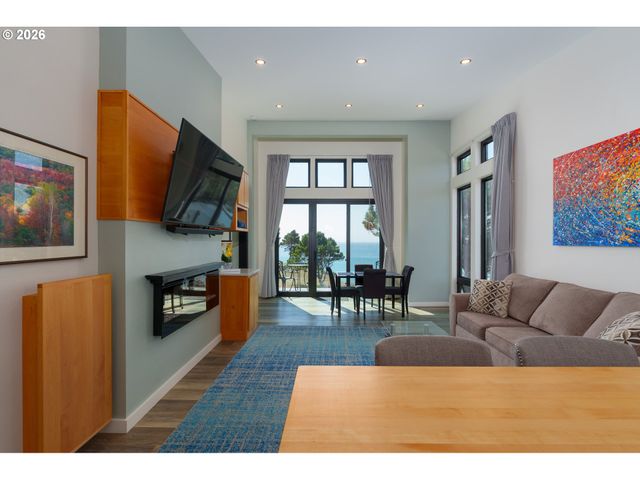 409 Jackson Street, Port Orford, OR 97465