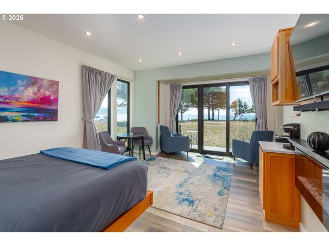 409 Jackson Street, Port Orford, OR 97465