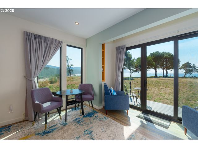 409 Jackson Street, Port Orford, OR 97465