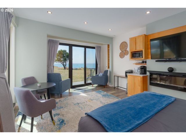 409 Jackson Street, Port Orford, OR 97465