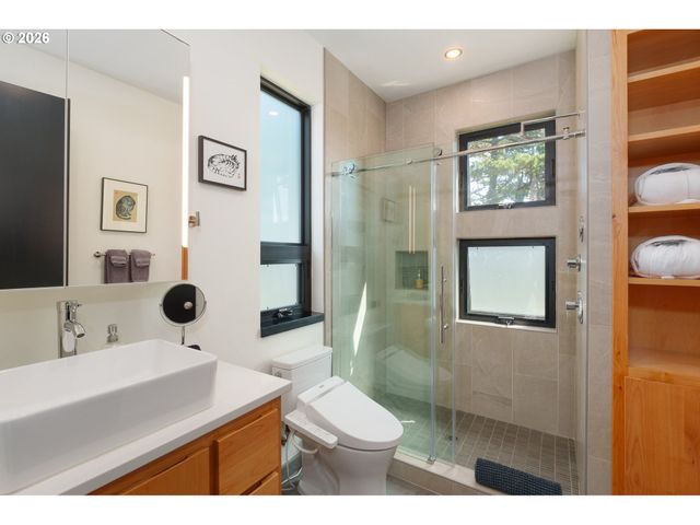 409 Jackson Street, Port Orford, OR 97465