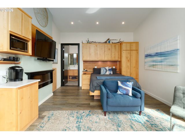 409 Jackson Street, Port Orford, OR 97465