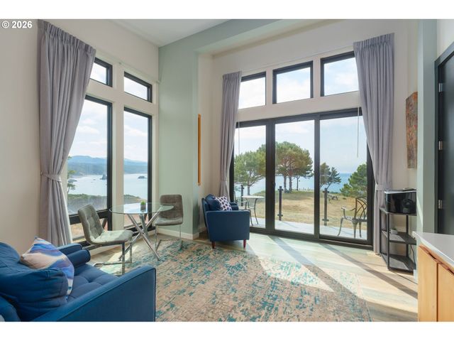 409 Jackson Street, Port Orford, OR 97465