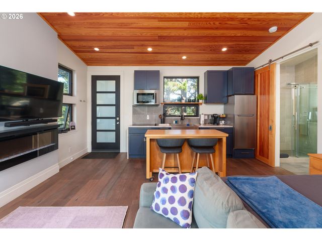 409 Jackson Street, Port Orford, OR 97465