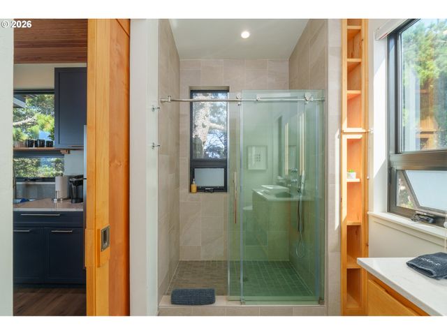 409 Jackson Street, Port Orford, OR 97465