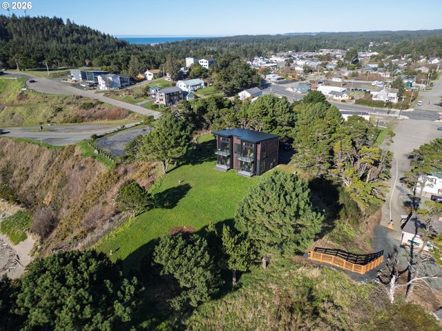 409 Jackson Street, Port Orford, OR 97465