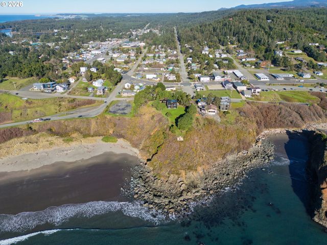 409 Jackson Street, Port Orford, OR 97465