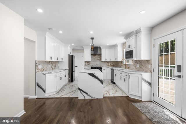 4925 FRISHMAN CT, Woodbridge, VA 22193