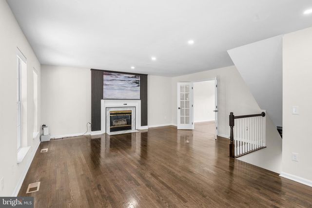 4925 FRISHMAN CT, Woodbridge, VA 22193