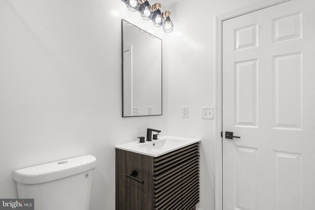 4925 FRISHMAN CT, Woodbridge, VA 22193