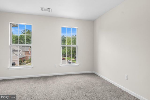 4925 FRISHMAN CT, Woodbridge, VA 22193