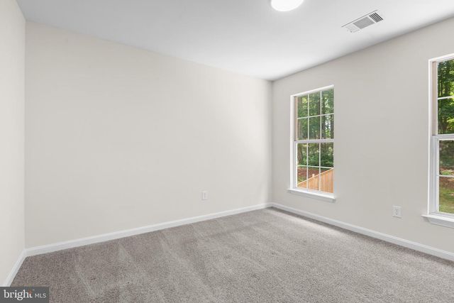 4925 FRISHMAN CT, Woodbridge, VA 22193