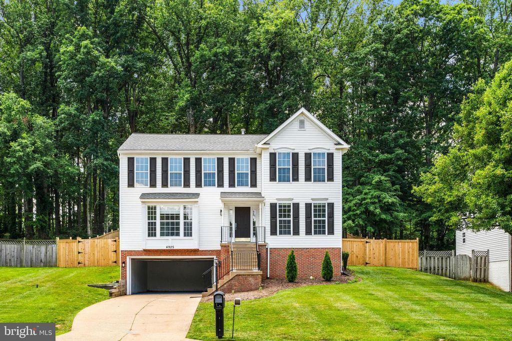 4925 FRISHMAN CT, Woodbridge, VA 22193
