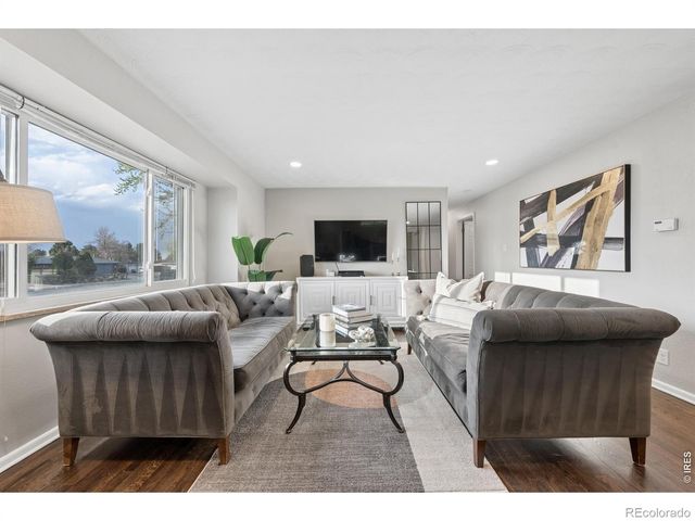 3148 E Maplewood Avenue E, Centennial, CO 80121
