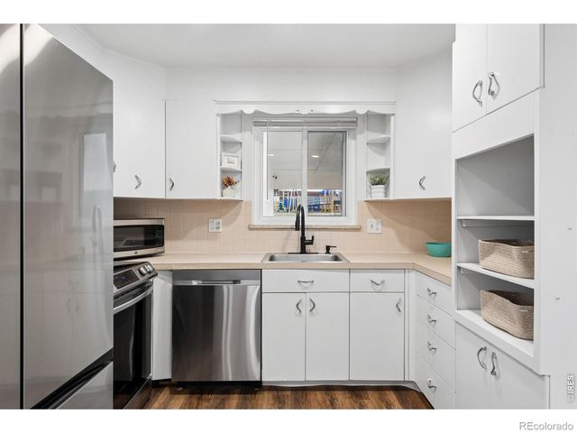 3148 E Maplewood Avenue E, Centennial, CO 80121
