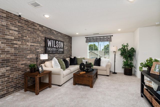 1942 N Arroyo Avenue, Fresno, CA 93727
