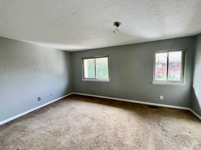 153 Greendale RD, Virginia Beach, VA 23452