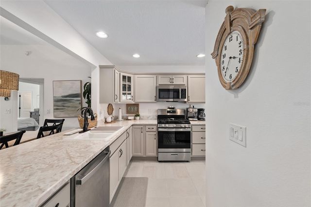 986 DAVEY LANE, The Villages, FL 32163