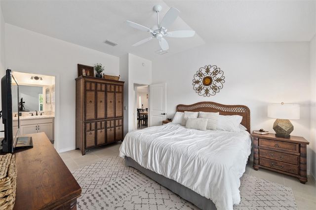 986 DAVEY LANE, The Villages, FL 32163