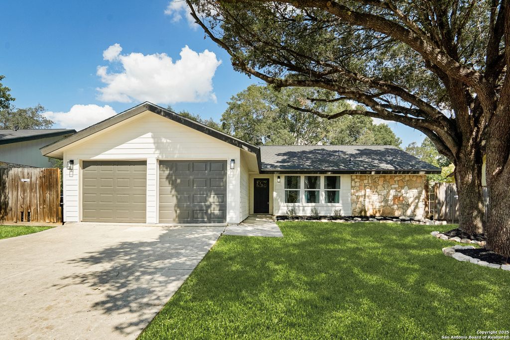 2919 Abercorn DR, San Antonio, TX 78247