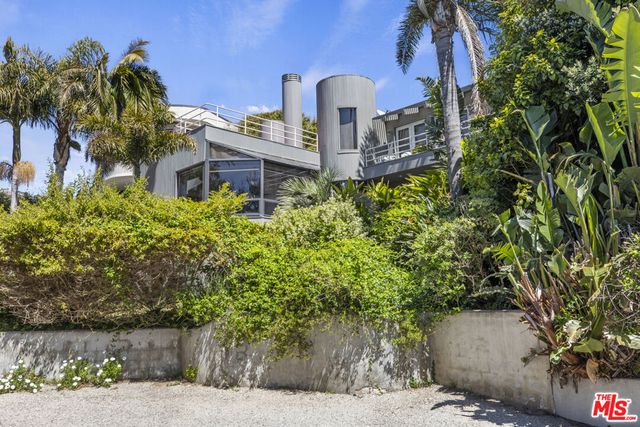 31833 Sea Level Drive, Malibu, CA 90265