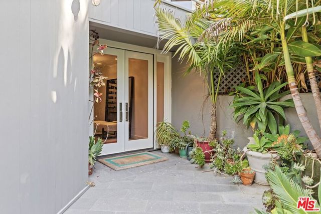 31833 Sea Level Drive, Malibu, CA 90265