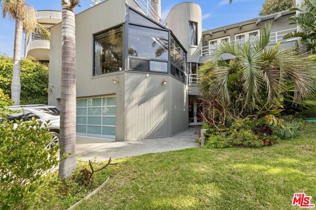 31833 Sea Level Drive, Malibu, CA 90265