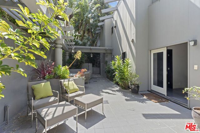 31833 Sea Level Drive, Malibu, CA 90265