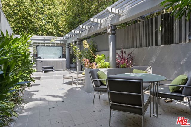 31833 Sea Level Drive, Malibu, CA 90265