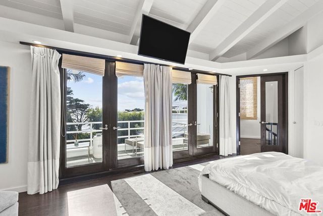 31833 Sea Level Drive, Malibu, CA 90265