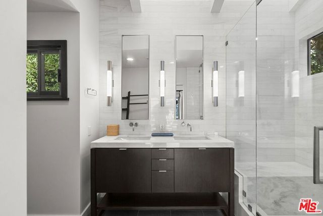 31833 Sea Level Drive, Malibu, CA 90265