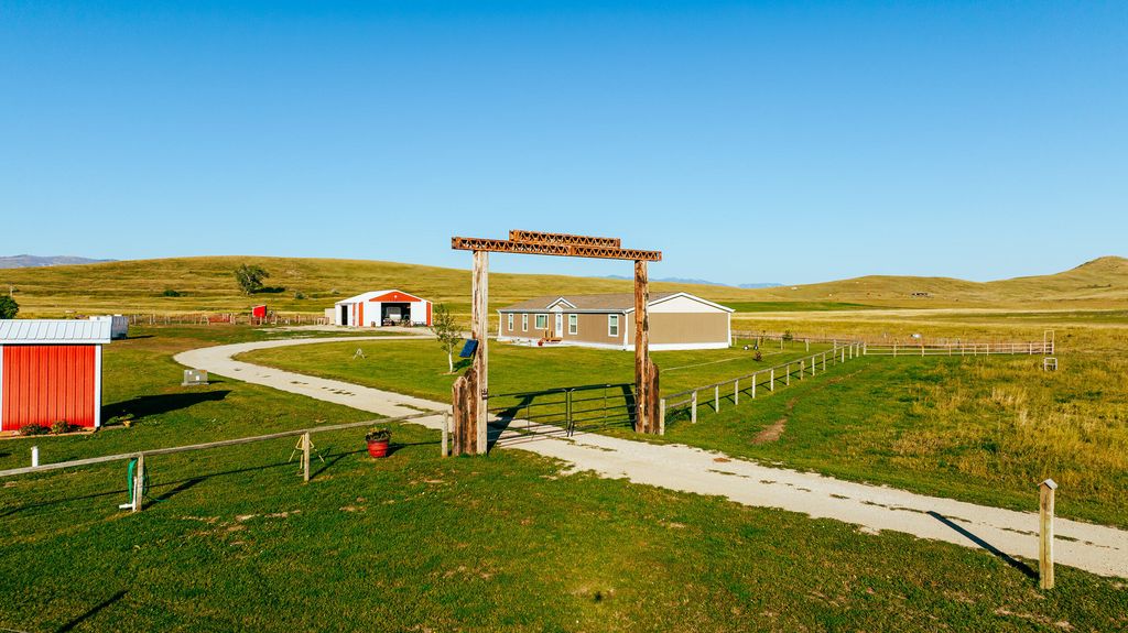 29 Meade Creek Road, Sheridan, WY 82801