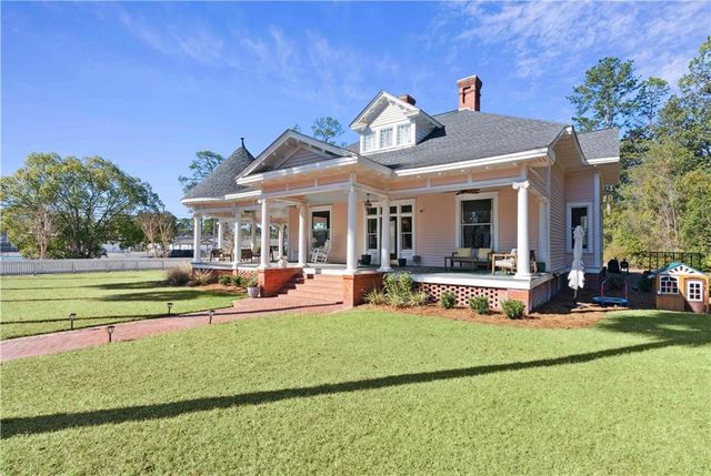 286 S Wayne Street, Jesup, GA 31546