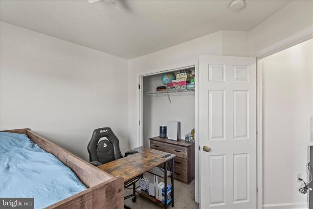 1245 KNOB RUN, York, PA 17408