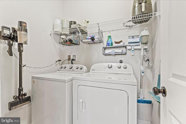 1245 KNOB RUN, York, PA 17408