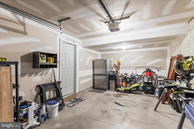 1245 KNOB RUN, York, PA 17408