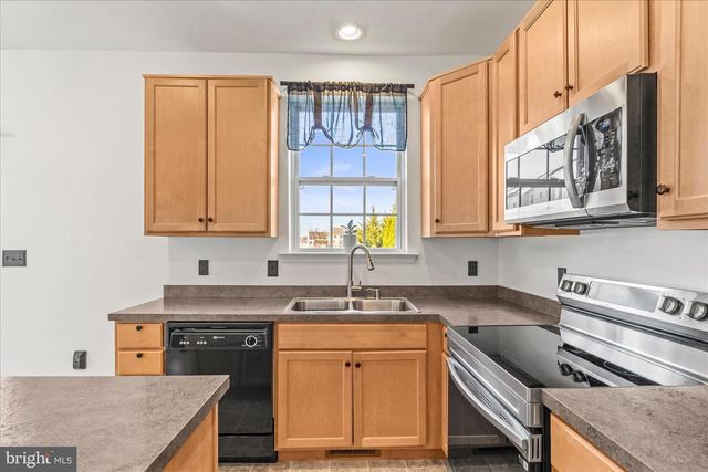 1245 KNOB RUN, York, PA 17408