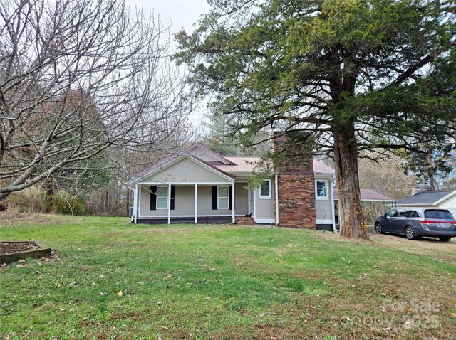 811 Sulphur Springs Road, Hiddenite, NC 28636
