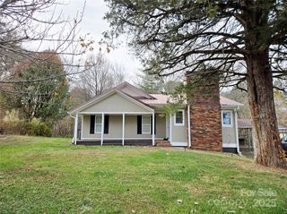811 Sulphur Springs Road, Hiddenite, NC 28636